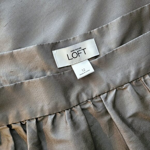 ANN TAYLOR - the Loft, Gray/silver 100% silk skirt - Picture 8 of 8
